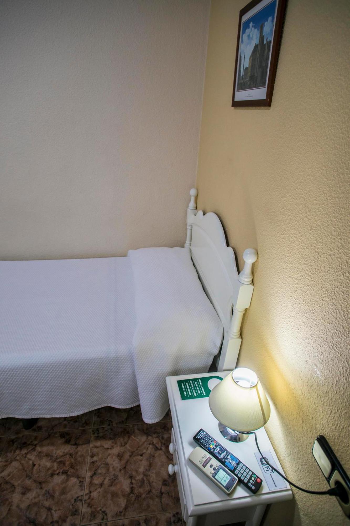 Pension Dulces Suenos Seville Exterior photo
