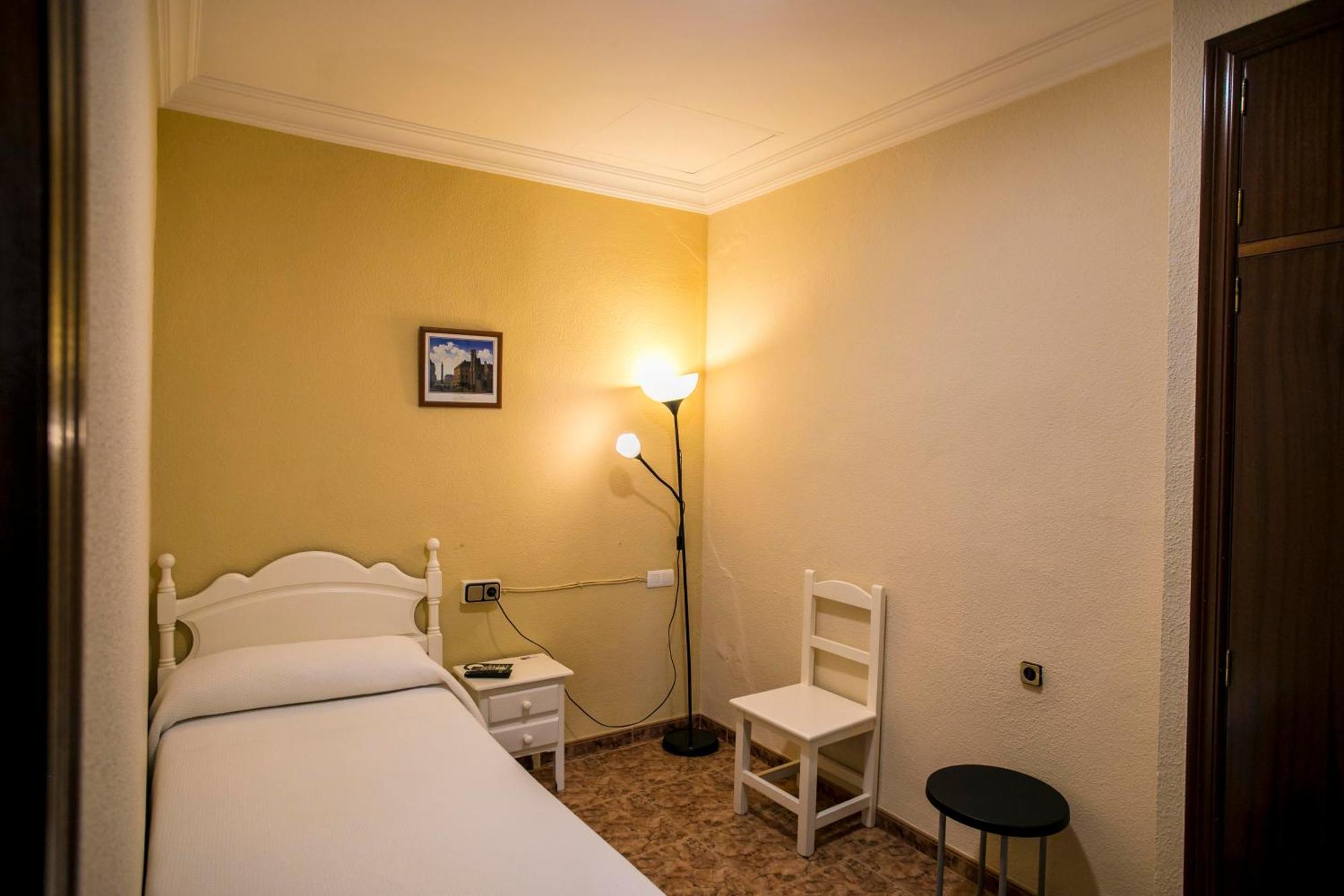 Pension Dulces Suenos Seville Exterior photo