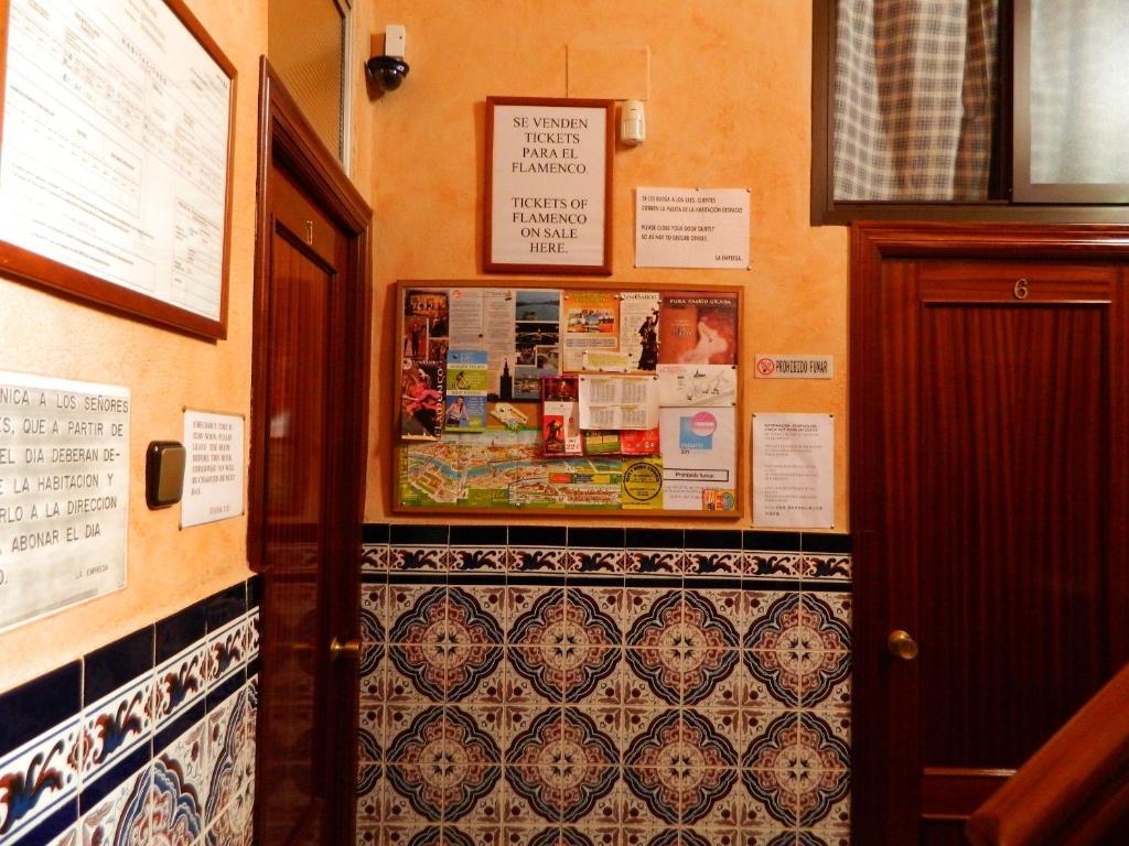 Pension Dulces Suenos Seville Exterior photo