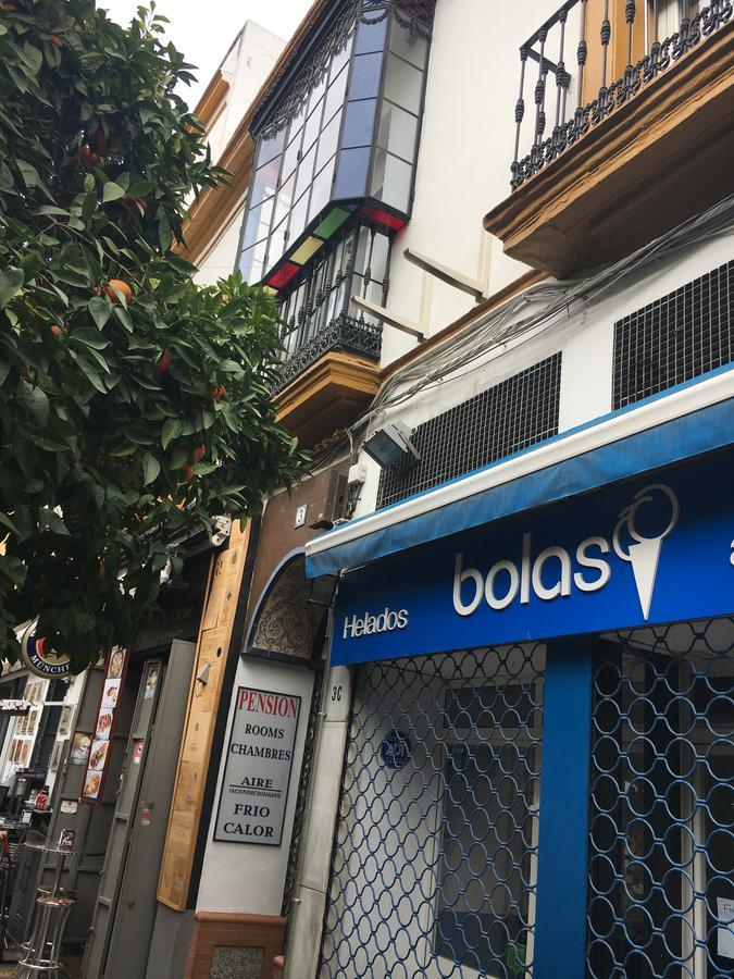 Pension Dulces Suenos Seville Exterior photo