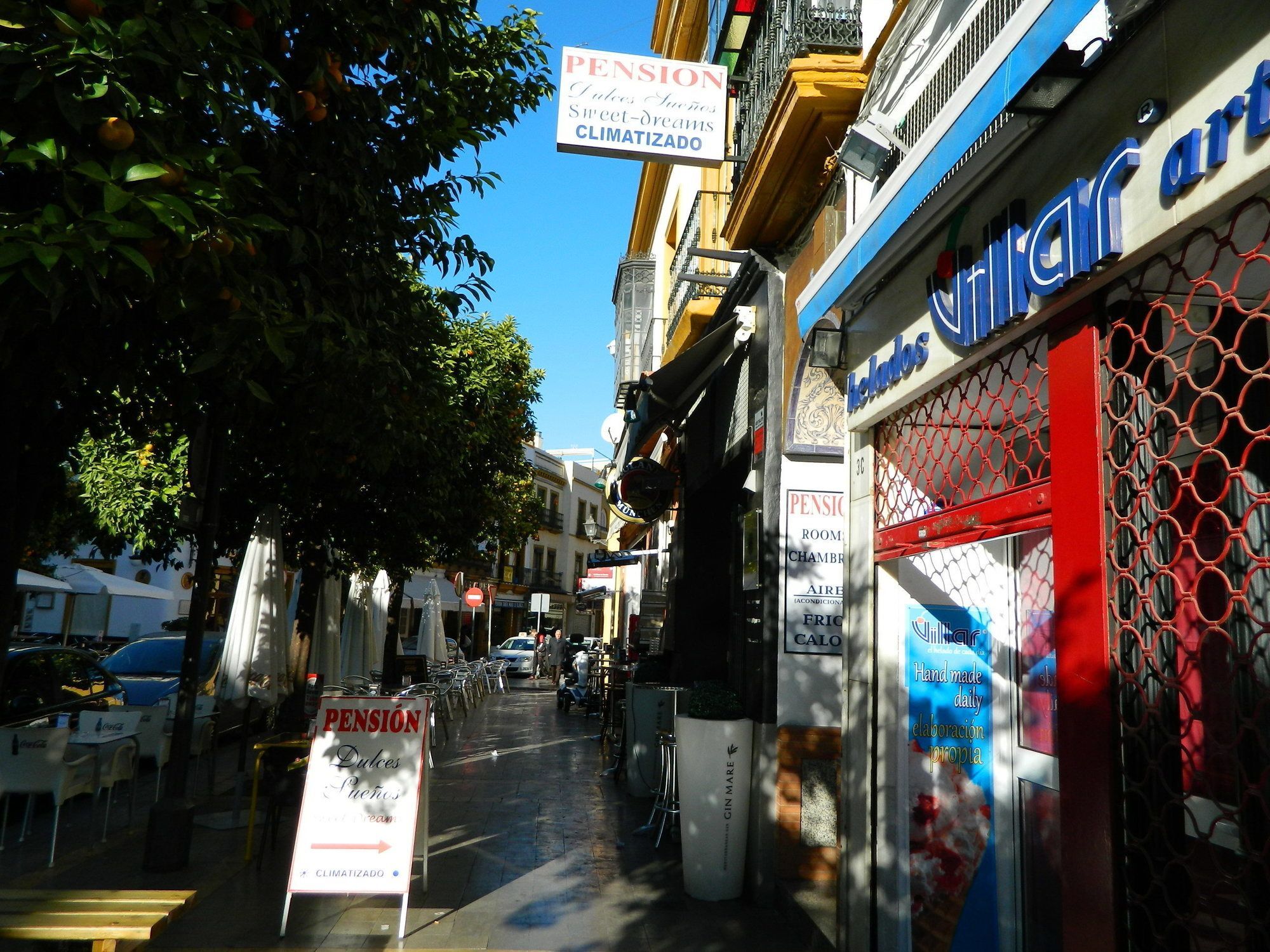Pension Dulces Suenos Seville Exterior photo